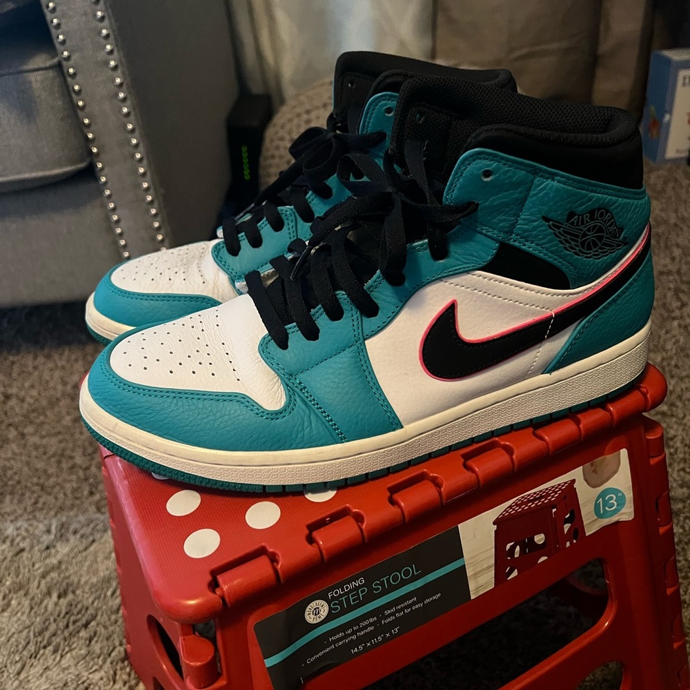 2018 Air Jordan 1 Mid SE 'South Beach'